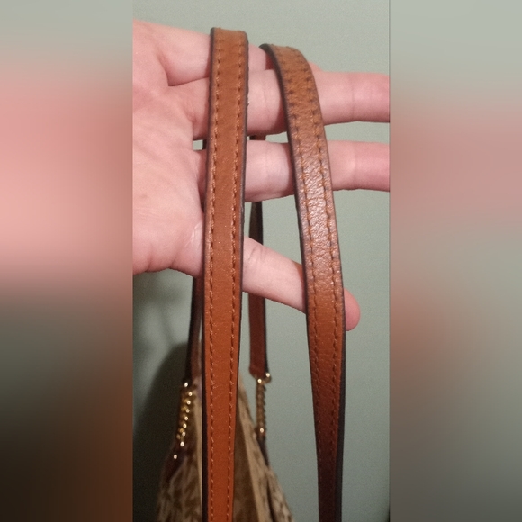 Michael Kors Jet Set Tote - Picture 5 of 9